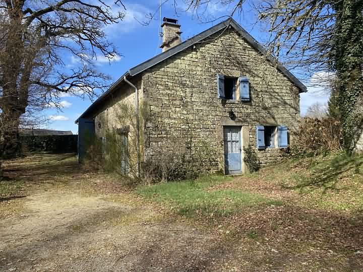 2 bed château for sale near Bujaleuf