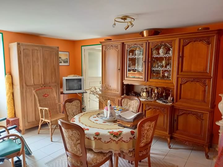 Stone barn for sale near Aizet