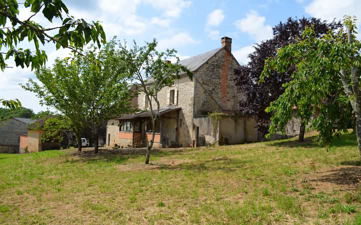 3 bed stone farmhouse for sale near Ajat