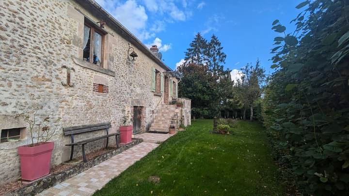 3 bed stone house for sale near Igé