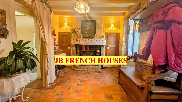 3 bed stone house for sale near Igé