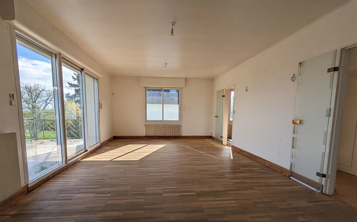 4 bed house for sale near Igé