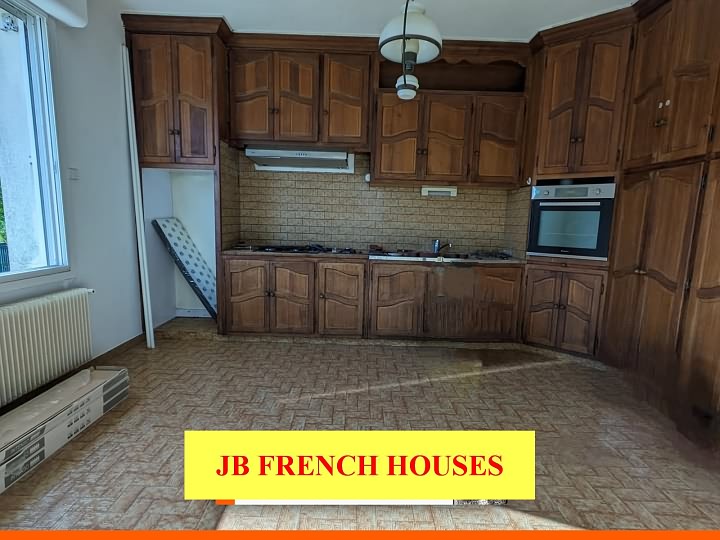 4 bed house for sale near Igé