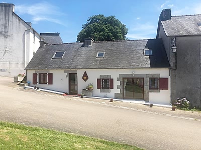3 bed stone house for sale near Keraden