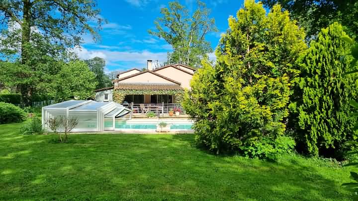 4 bed stone house for sale near Goulat