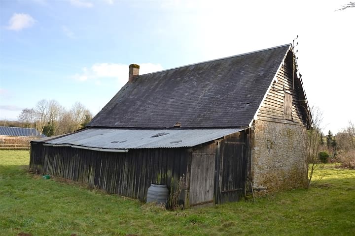Barn to renovate near Cisai Saint Aubin