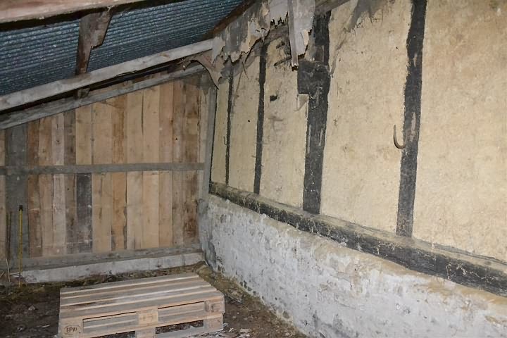 Barn to renovate near Cisai Saint Aubin
