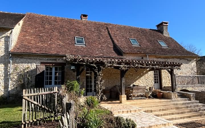 Maison en pierre de 4 chambres à vendre près de Dussac