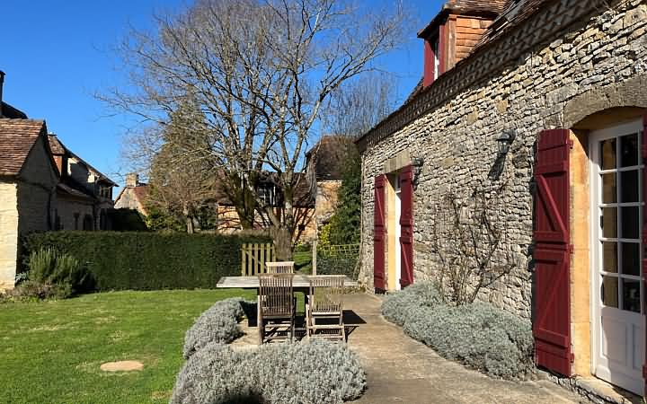 Maison en pierre de 4 chambres à vendre près de Dussac