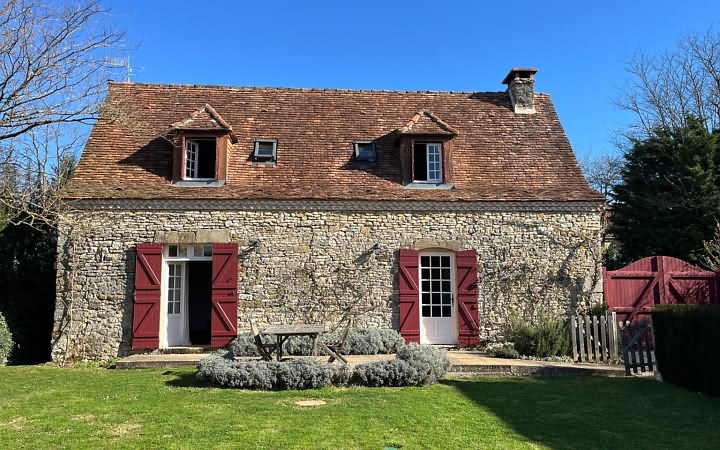 Maison en pierre de 4 chambres à vendre près de Dussac
