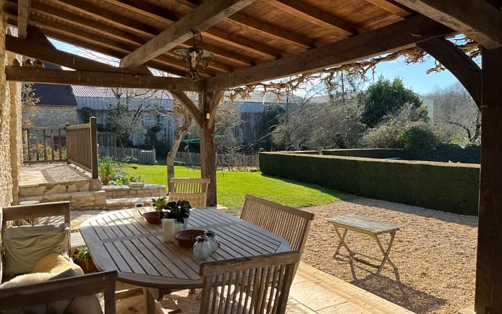 Maison en pierre de 4 chambres à vendre près de Dussac