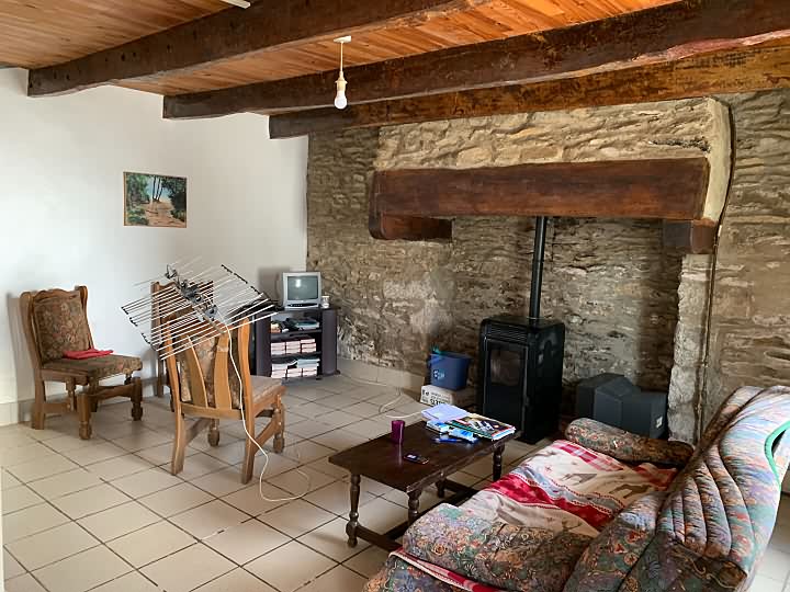 2 bed stone house for sale near Pays de Glazik