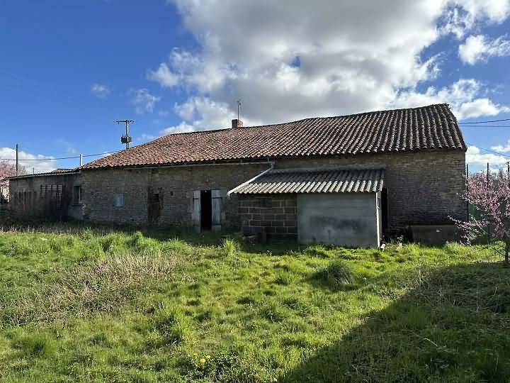 3 bed stone house for sale near Chez Vécant