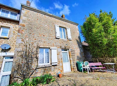 2 bed stone house for sale near Lesbois