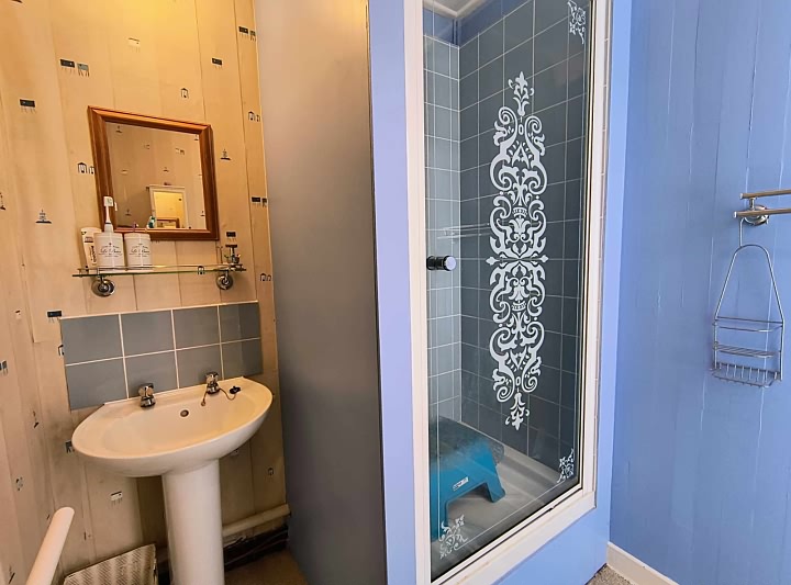 2 bed stone house for sale near Lesbois