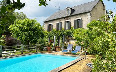 6 bed stone house for sale near Aubas