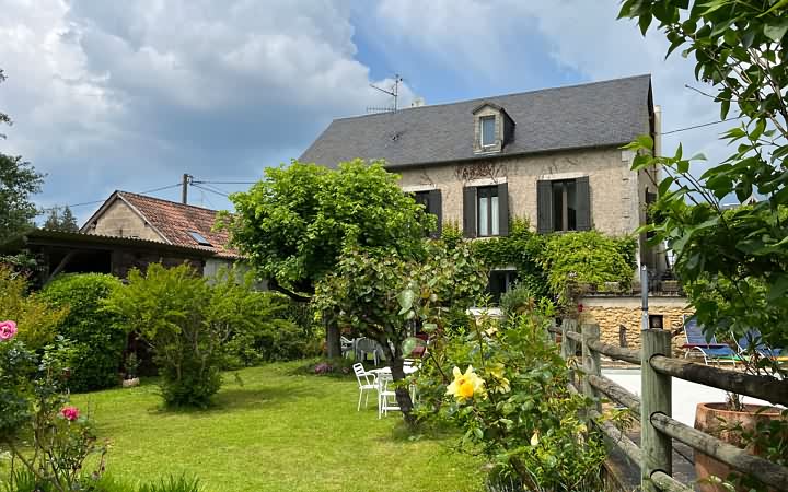 6 bed stone house for sale near Aubas