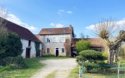 Maison en pierre de 4 chambres à vendre près de Aubas