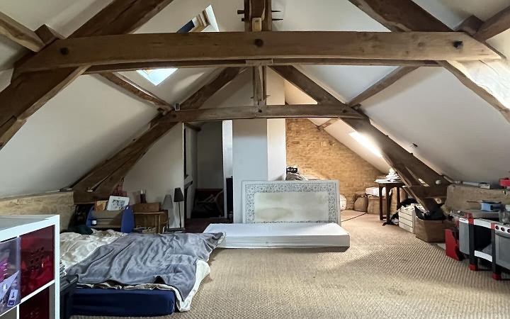 Maison en pierre de 4 chambres à vendre près de Aubas