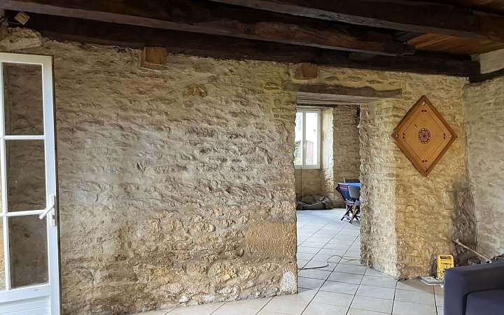 Maison en pierre de 4 chambres à vendre près de Aubas