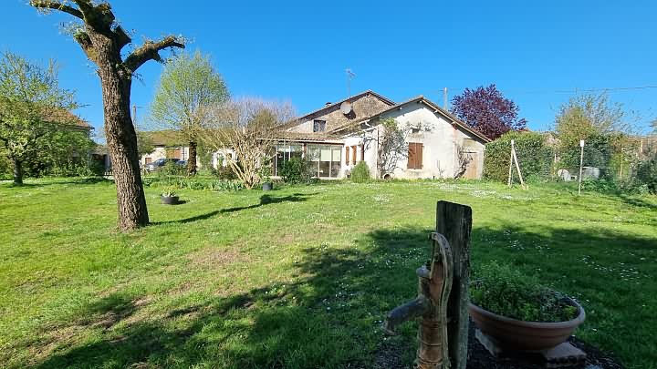 3 bed stone house for sale near Goulat
