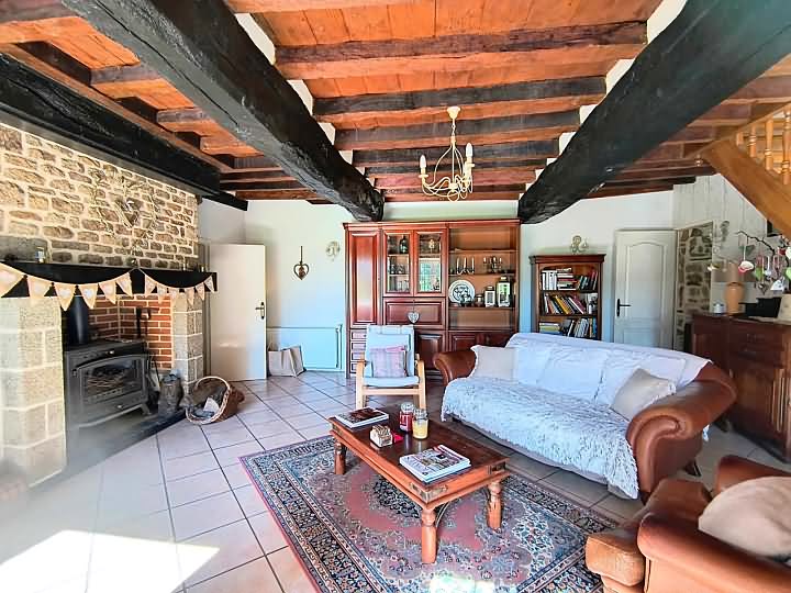 5 bed stone house for sale near Lesbois
