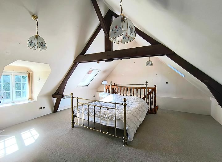 5 bed stone house for sale near Lesbois