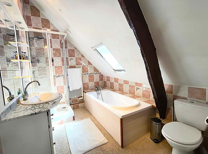 5 bed stone house for sale near Lesbois