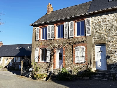 2 bed stone house for sale near Lesbois