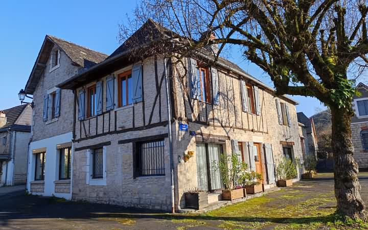 3 bed stone house for sale near Aubas
