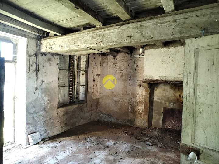 Stone barn to renovate near SOUTH INDRE and SOUTH CHER and NORTH CREUSE
