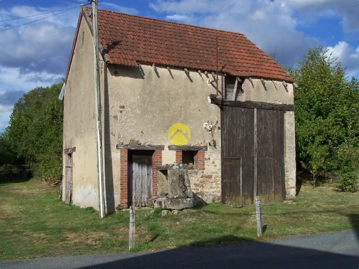 Stone barn to renovate near SOUTH INDRE and SOUTH CHER and NORTH CREUSE