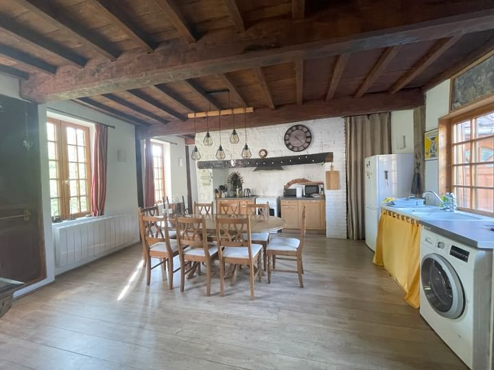5 bed stone house for sale near Lambus