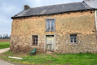 Stone house to renovate near Mohon