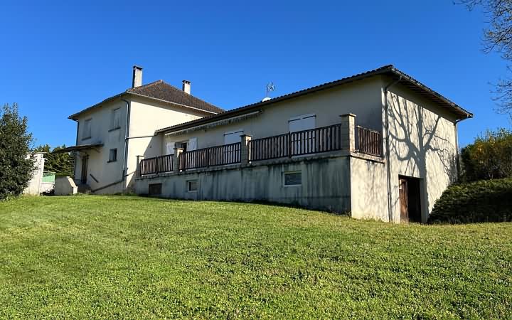 5 bed stone house for sale near Ajat