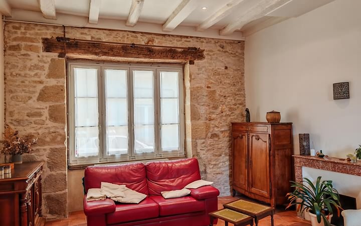 Maison en pierre de 4 chambres à vendre près de Dussac
