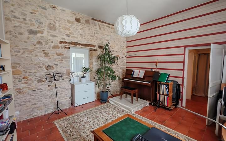 Maison en pierre de 4 chambres à vendre près de Dussac
