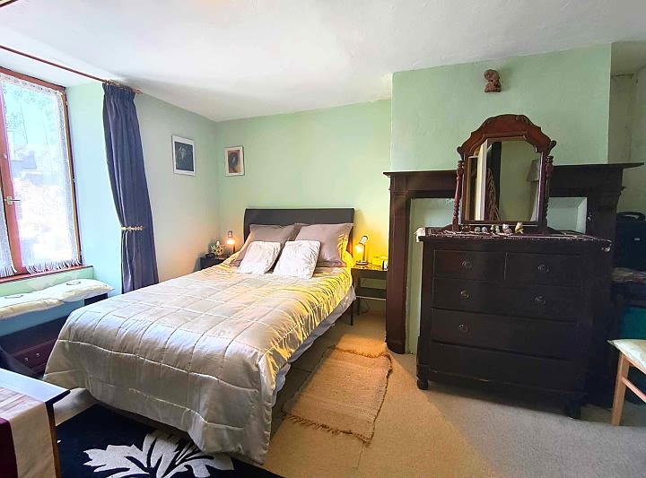 2 bed stone house for sale near Lesbois
