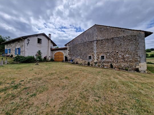 2 bed stone farmhouse for sale near Vanxains