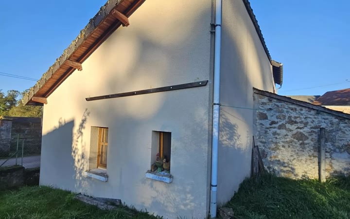 2 bed stone house for sale near Avent