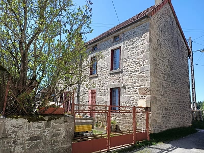 Stone house to renovate near Farges