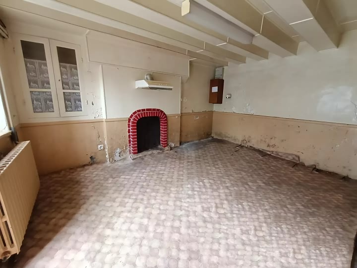 Stone house to renovate near Farges