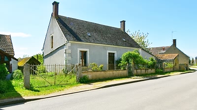 Stone house to renovate near SOUTH INDRE and SOUTH CHER and NORTH CREUSE