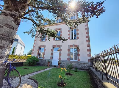 6 bed stone house for sale near Lesbois