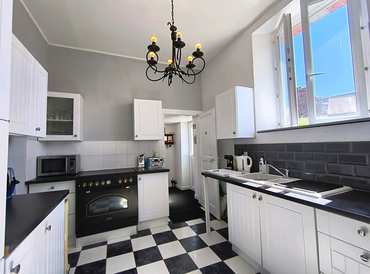 6 bed stone house for sale near Lesbois