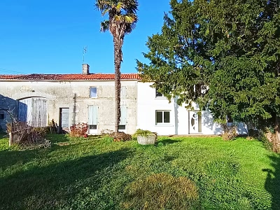 3 bed stone farmhouse for sale near Paillé