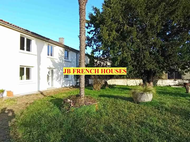 3 bed stone farmhouse for sale near Paillé