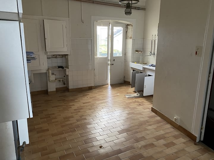 6 bed stone house for sale near Bujaleuf