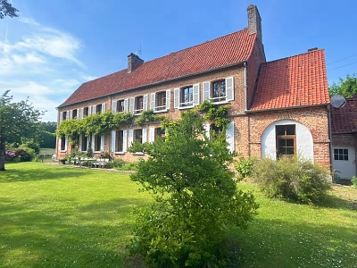 6 bed house for sale near Lambus