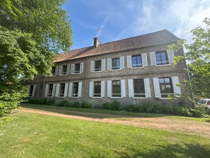 6 bed house for sale near Lambus
